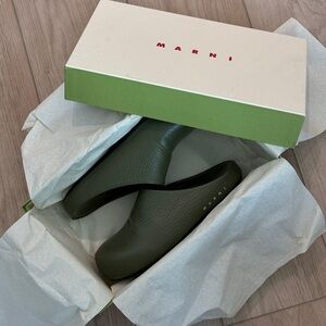 Marni Fussbett Sabot Leather Mules